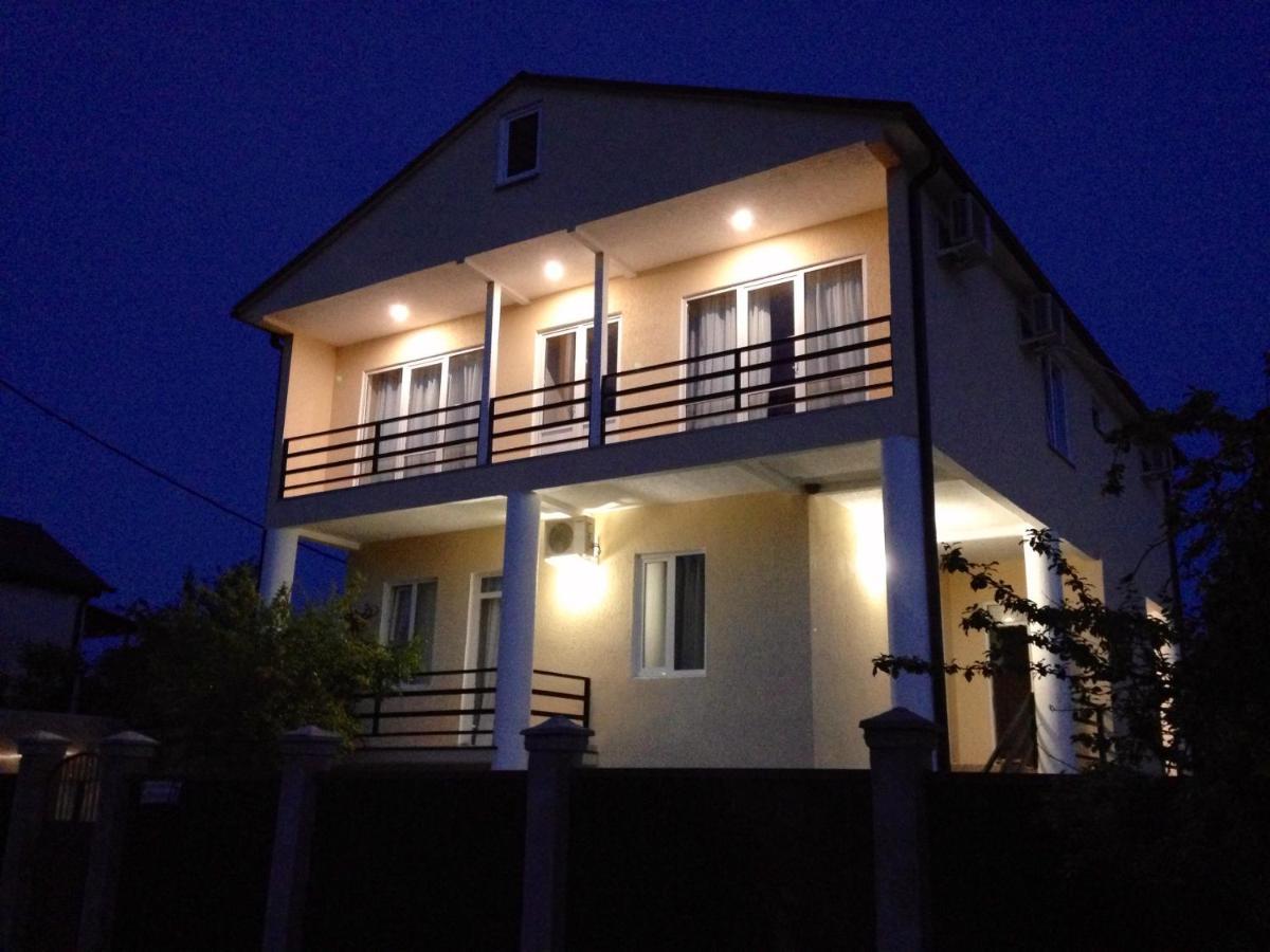 Rozalin Guest House Gudauta Ngoại thất bức ảnh