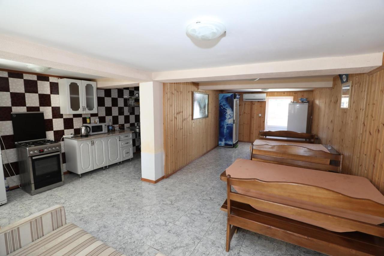 Rozalin Guest House Gudauta Ngoại thất bức ảnh