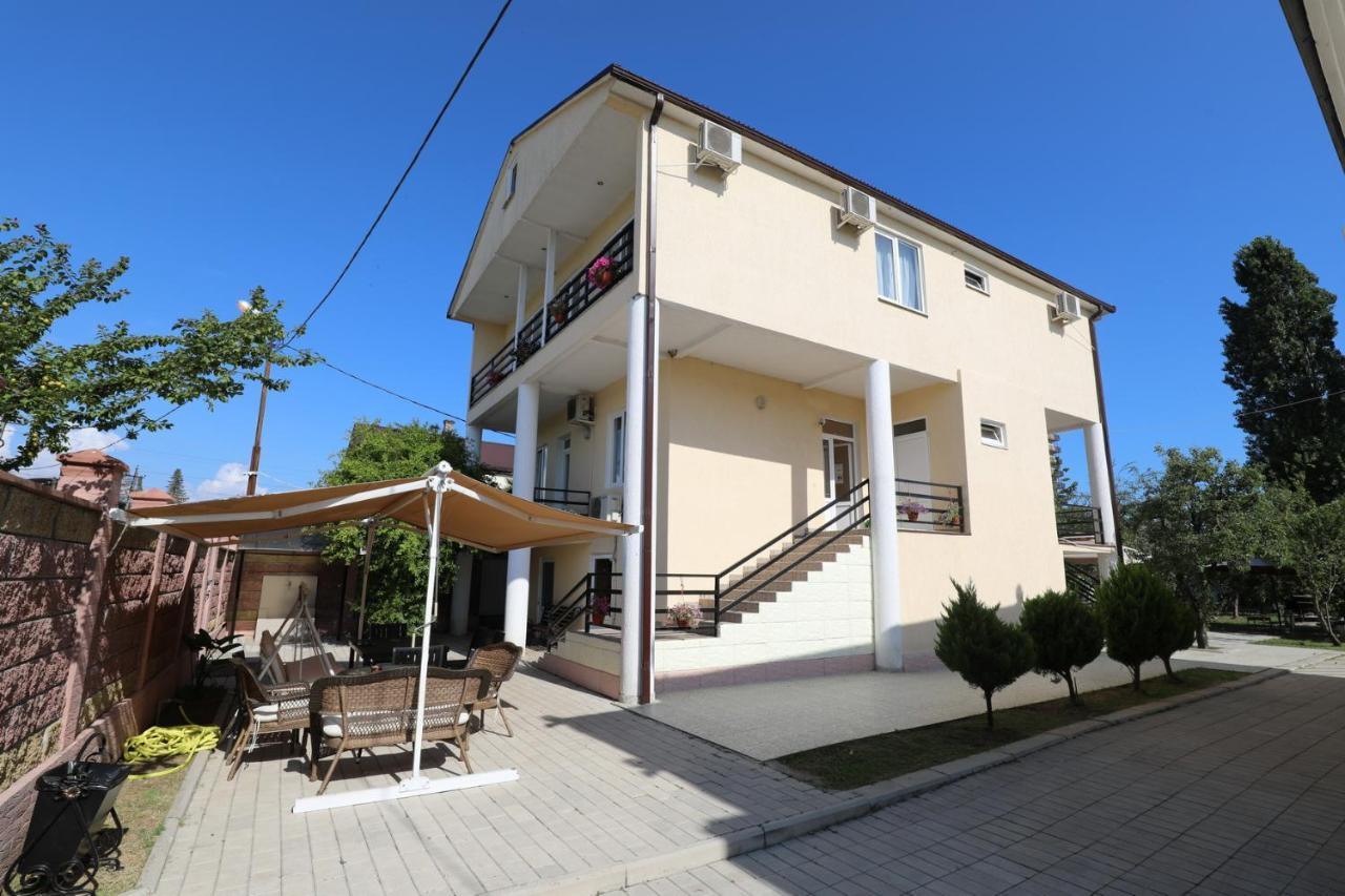 Rozalin Guest House Gudauta Ngoại thất bức ảnh